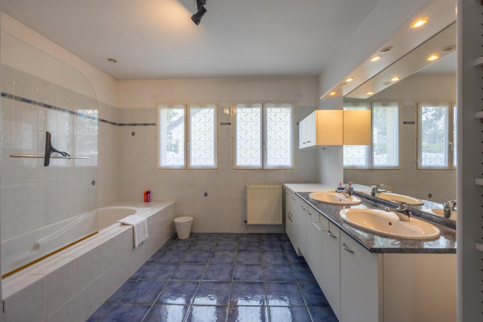 באיו Le Nest Quiet House In City Center מראה חיצוני תמונה